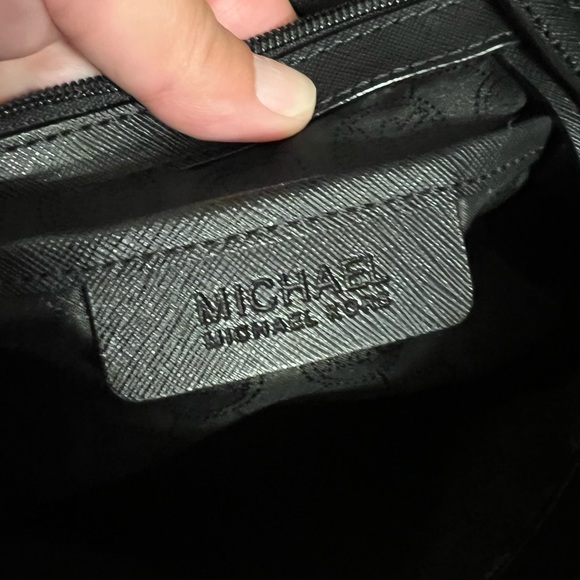 MICHAEL Michael Kors Extra Large Jet Set Laptop Tote - Picture 6 of 16